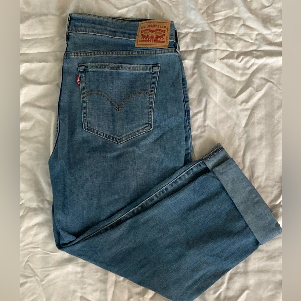 Levi’s Boyfriend Crop Jeans Size 32